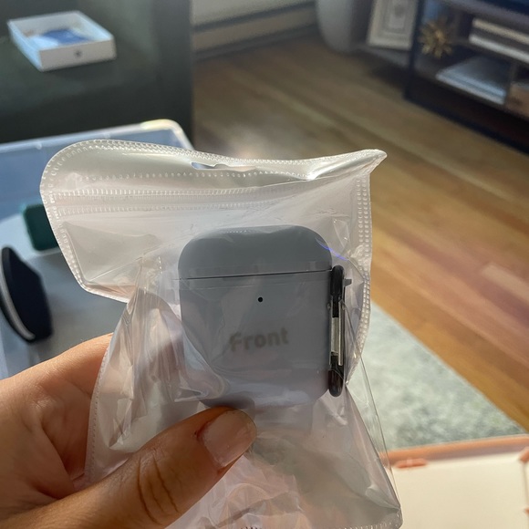 BNWT AirPods case - Picture 2 of 2